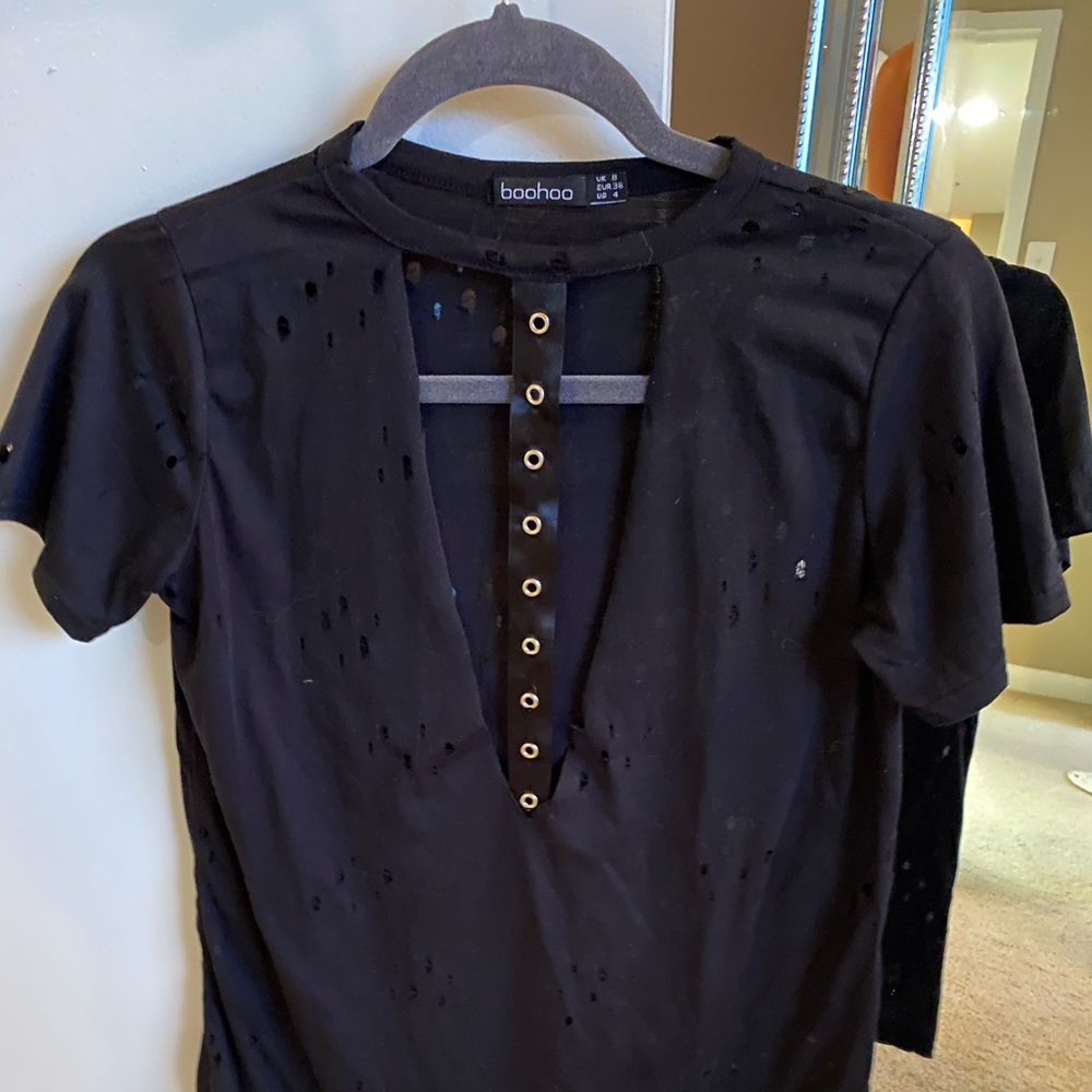 Boohoo cut out T-shirt